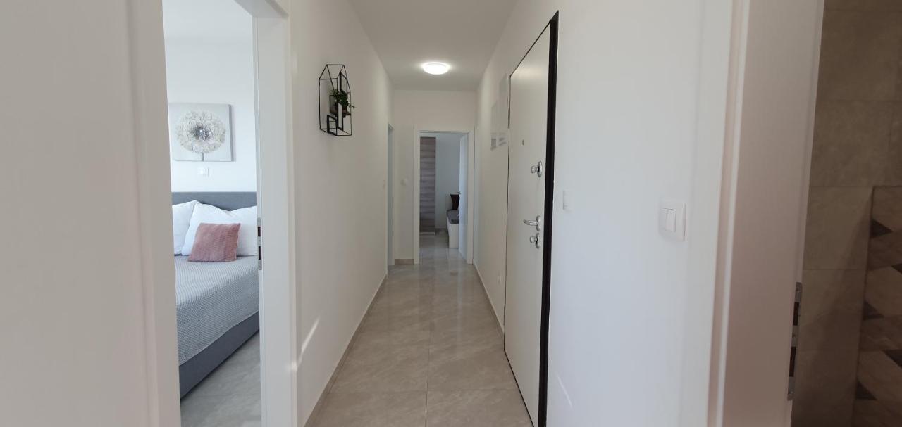 Seahorse Luxury Apartment With Pool And Sea View Novalja Buitenkant foto