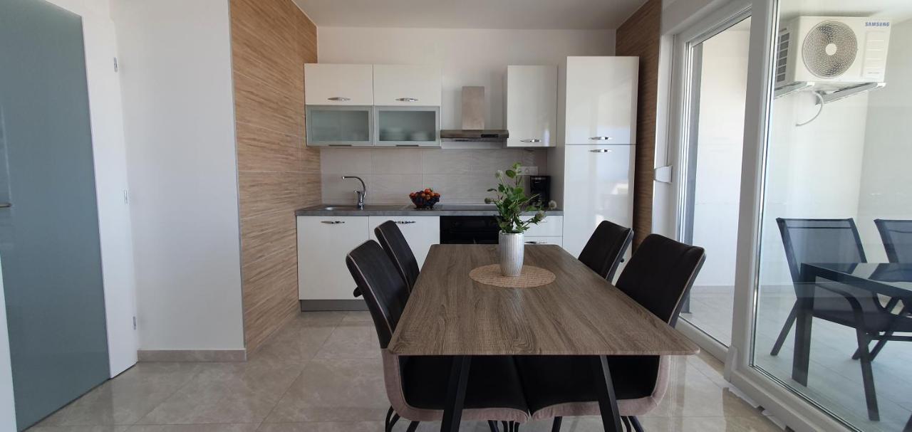 Seahorse Luxury Apartment With Pool And Sea View Novalja Buitenkant foto